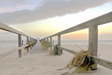 Die Wyker Seglerbrücke - Dieses Bild von Hermann Hinsberger (Fotogarten Föhr) ziert unser Wohnzimmer Die Wyker Seglerbrücke - Dieses Bild von Hermann Hinsberger (Fotogarten Föhr) ziert unser Wohnzimmer